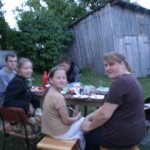 Meie Pidu 25 Eespool vasakult Marta, Kairi ja Aivi ning tagaplaanil paremalt Madis ja Janis